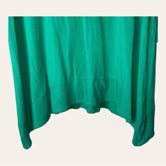 Women’s ZENERGY BY‎ CHICO’S KELLY GREEN TOP SIZE MEDIUM - Picture 8 of 8
